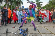 Cali celebra, con el FITCali 2025, setenta de historia teatral con una fiesta en las calles y en salas de teatro de la ciudad