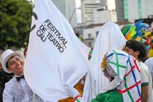 Cali celebra, con el FITCali 2025, setenta de historia teatral con una fiesta en las calles y en salas de teatro de la ciudad