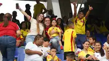 La caleñidad volvió al Pascual: familias, alegría y orgullo en apoyo a la Selección Colombia Sub-17 Femenina