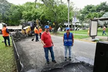 Plan de bacheo y limpieza mejora movilidad y entorno en la comuna 22