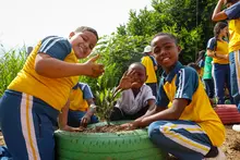 Alcaldía de Cali recupera el entorno de la IE Llano Verde y pinta un camino de esperanza para sus estudiantes y el sector