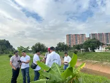 Emcali realiza inspección al canal de la 56 para evaluar losas deterioradas y avanzar en su recuperación 