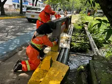 Más de 900 millones de pesos invertirá la Alcaldía de Alejandro Eder para recuperar puentes y construir muros de contención