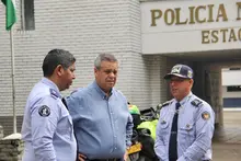 Un acto de reconciliación: ciudadano pide disculpas públicas tras agredir a un agente de tránsito