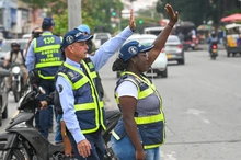 Más de 15 reguladores viales reforzarán la labor de los agentes de tránsito en Santiago de Cali