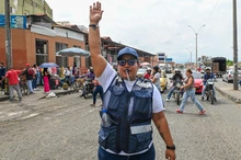 Más de 15 reguladores viales reforzarán la labor de los agentes de tránsito en Santiago de Cali
