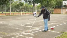 ‘Junior’, el operario de mantenimiento que le cambia la cara a los escenarios deportivos comunitarios de Cali