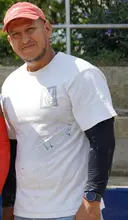 ‘Junior’, el operario de mantenimiento que le cambia la cara a los escenarios deportivos comunitarios de Cali