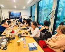 Francia apoya las apuestas sociales de la Alcaldía de Cali en beneficio  de mujeres migrantes
