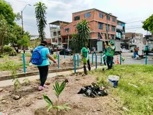 Promotores ‘Mi Cali Bella’ intervienen punto crítico en la Comuna 15 y  recuperan espacio público