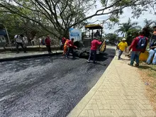 ¡Del abandono al progreso! Alcaldía de Cali pavimenta importante vía de acceso la parte alta de Siloé, sector La Estrella