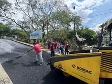 ¡Del abandono al progreso! Alcaldía de Cali pavimenta importante vía de acceso la parte alta de Siloé, sector La Estrella