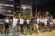 Por su cumpleaños 489, Cali rodó de noche con un exitoso ‘Bicipaseo’ 