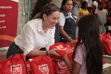 Víctimas del conflicto armado recibieron kits escolares