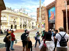 Detrás de las fachadas coloniales del centro, la historia de Cali en un ‘city tour’