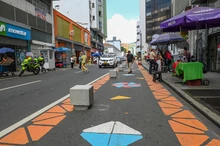 Transeúntes del centro aprobaron el corredor peatonal en la zona de la Plaza de Cayzedo