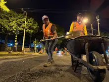 Primera capa de asfalto ya fue instalada en el cruce de la carrera 66 con calle 14; los trabajos finalizarán esta noche