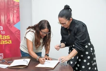 Cali celebra la nacionalización de 11 extranjeros: un paso más en  la recuperación de la ciudad