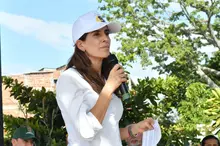 40 familias del oriente de Cali ya son propietarias legales de sus  viviendas