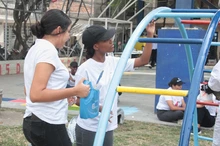 Embelleciendo los parques infantiles es como celebramos el  cumpleaños 489 de Cali