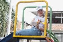 Embelleciendo los parques infantiles es como celebramos el  cumpleaños 489 de Cali