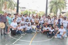 Embelleciendo los parques infantiles es como celebramos el  cumpleaños 489 de Cali