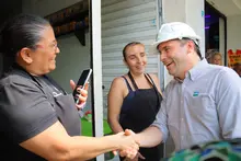 Aquí late la salsa, la moda y el progreso: comerciantes del Barrio Obrero celebran avance de su renovación urbana