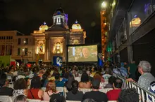 Función de La salsa vive, del caleño Juan Carvajal, en la Plaza de Cayzedo 