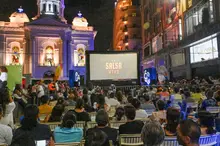 Función de La salsa vive, del caleño Juan Carvajal, en la Plaza de Cayzedo 