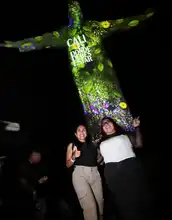 Así fue el ascenso para que caleños se gozaran el mapping en el monumento de Cristo Rey