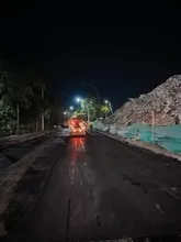 ¡De noche y sin pausa! Alcaldía Eder recupera la carrera 50 entre calles 25 y 54, a un costado de La Escombrera