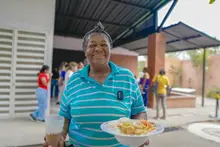 Más Amor en las Manos: un ejemplo de solidaridad y emprendimiento en la Comuna 21
