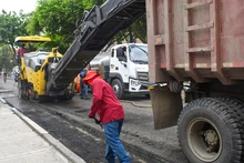 Alcaldía de Alejandro Eder inicia obras de rehabilitación vial en inmediaciones del Hospital Carlos Holmes Trujillo