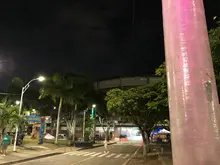 Nuevos postes translúcidos en fibra de vidrio, un atractivo en el Festival ‘Petronio Álvarez 2025’