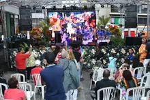 El descentralizado del Petronio en la Plaza de Cayzedo reunió a cientos de caleños y visitantes entre música, danza y gastronomía del Pacífico
