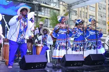 El descentralizado del Petronio en la Plaza de Cayzedo reunió a cientos de caleños y visitantes entre música, danza y gastronomía del Pacífico