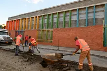 Tras una más de una década de deterioro, Alcaldía recupera importante vía en Primitivo Crespo