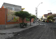 Tras una más de una década de deterioro, Alcaldía recupera importante vía en Primitivo Crespo