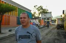 Tras una más de una década de deterioro, Alcaldía recupera importante vía en Primitivo Crespo
