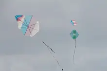 El ‘Festival de Cometas Sostenible’ volvió a llenar de colores un parque recuperado en el norte de Cali