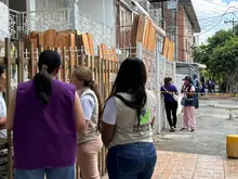 La Alcaldía de Cali dispuso de más de 30 profesionales sicosociales para brindar apoyo y acompañamiento emocional a familias afectadas por el atentado