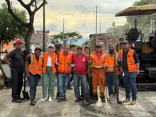 El miedo no nos detiene: Secretaría de Infraestructura recupera vías y andenes sobre la carrera 8, frente a la Base Aérea 