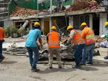 El miedo no nos detiene: Secretaría de Infraestructura recupera vías y andenes sobre la carrera 8, frente a la Base Aérea 