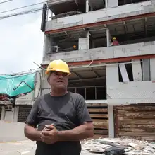 De los escombros a la resiliencia: conozca la historia de Miguel Rodríguez y el hotel Barceló, afectado por el atentado del 21 de agosto
