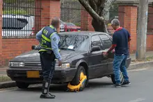 Así va la estrategia de los cepos vehiculares por mal estacionamiento en Cali