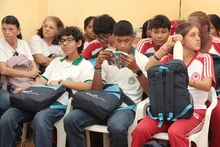 66 jóvenes y adultos de la IEO de Santa Librada recibieron kits escolares