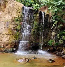Comunidad y Alcaldía de Cali recuperan una quebrada en zona de ladera