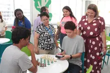 La magia de la lectura y el juego llegaron a la IEO Agustín Nieto Caballero con su nueva biblioteca escolar ‘Rincón Encantado’