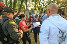 Comerciantes informales del Parque El Ingenio fueron notificados sobre uso del espacio público