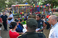 Comerciantes informales del Parque El Ingenio fueron notificados sobre uso del espacio público